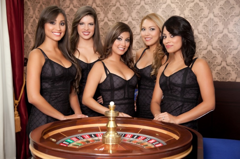 live casino dealer